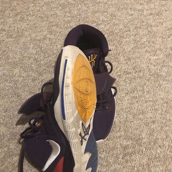 Kyrie 6 - Picture 4 of 4